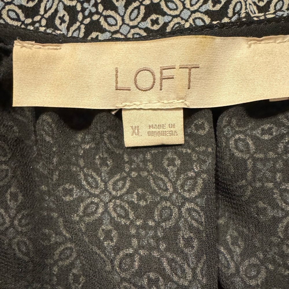 Loft Geo Print Vneck Ruffle Blouse XL - Picture 7 of 8